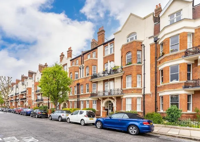 Spacious Flat With Huge Patio In Central London