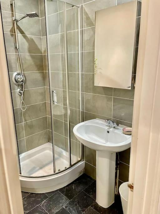 Appartement Spacious Flat With Huge Patio In Central