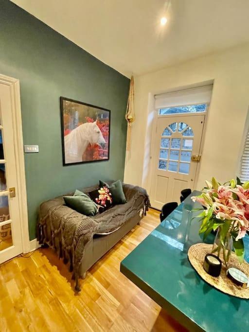 Appartement Spacious Flat With Huge Patio In Central *