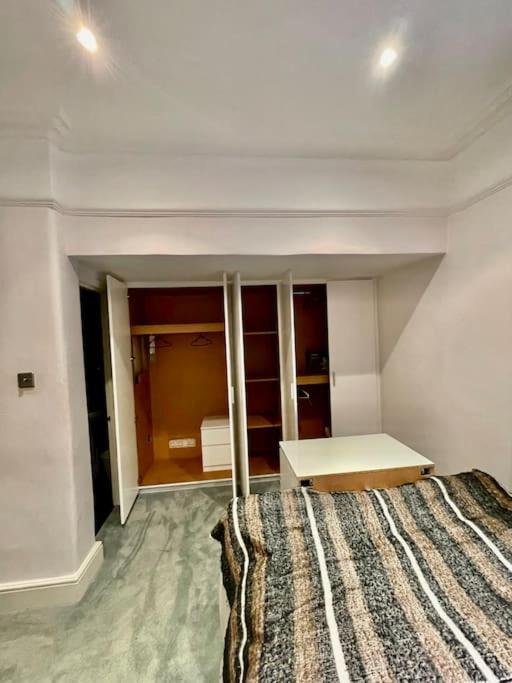 Appartement Spacious Flat With Huge Patio In Central